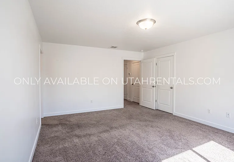 1864 S 460 W — Photo 11