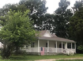 1735 E Country Rd, Columbus, KS 66725