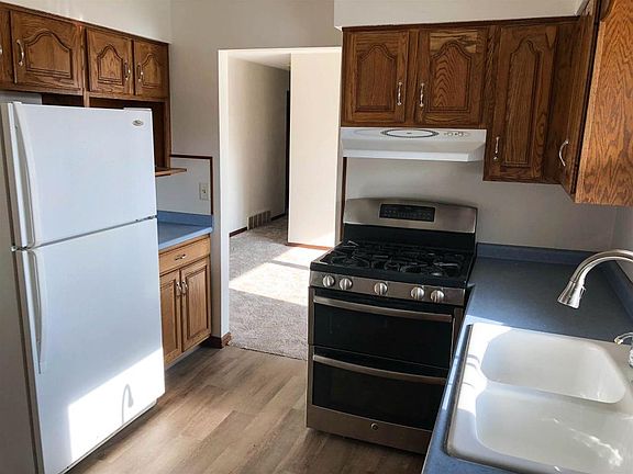 4th image of 11288 Hemlock Dr
