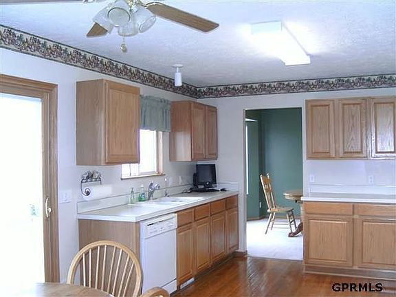 3rd image of 3905 N 147th St