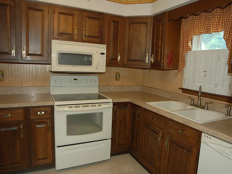 103 W Penn St — Photo 8