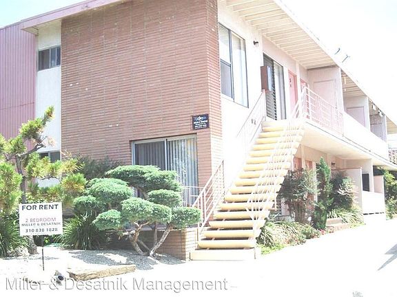 3rd image of 1422 Barry Ave APT 5