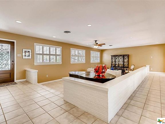3rd image of 213 Honeysuckle Ln