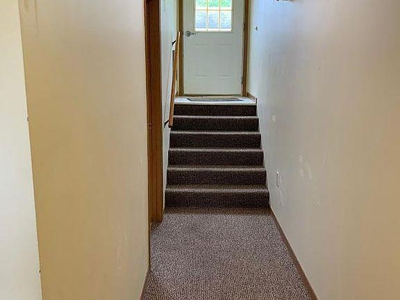 5th image of 807 5th Ave NE APT 4