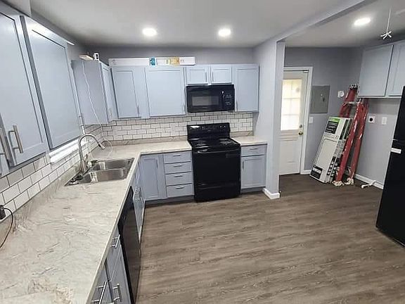 2nd image of 5010 Locust Ave
