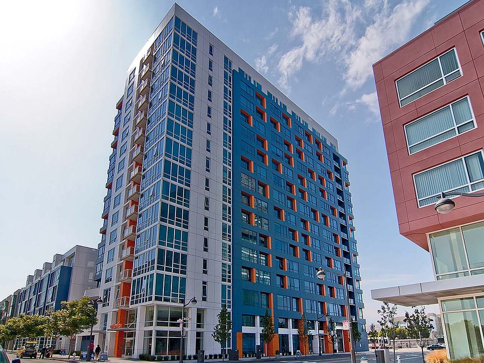 1st image of 300 Berry St Unit 523