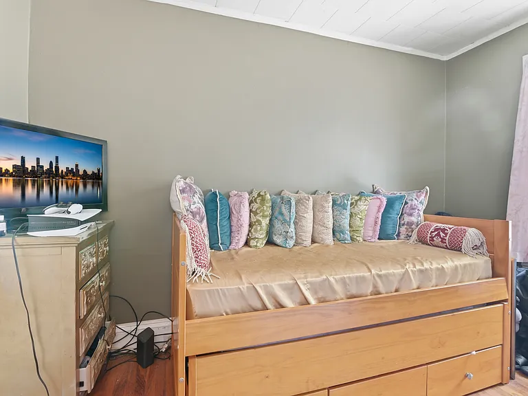 113 Nightingale Ave #1 — Photo 4