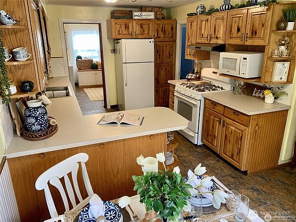3rd image of 230 Minkler Road