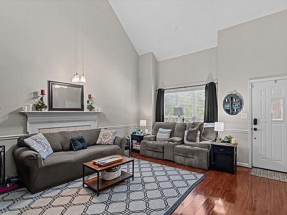 4th image of 125 Hammond Place Cir