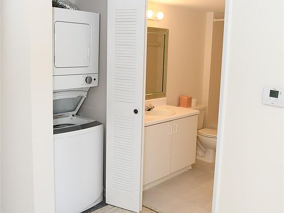 5th image of 1501 SW 131st Way #304