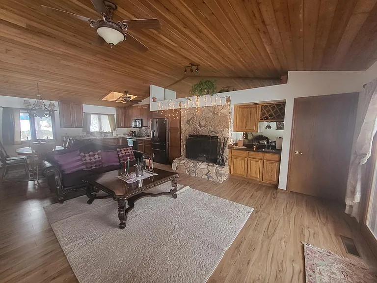 1261 N Edgewood St — Photo 35