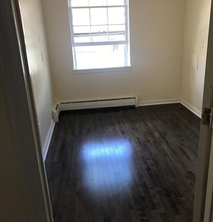 2nd image of 386 Roseville Ave #1
