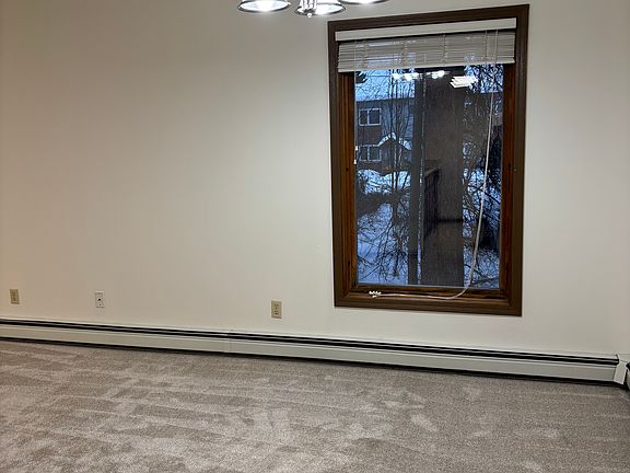 3rd image of 227 Woodridge St APT 6