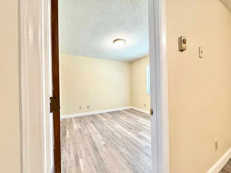 3016 Sherrill Avenue — Photo 6