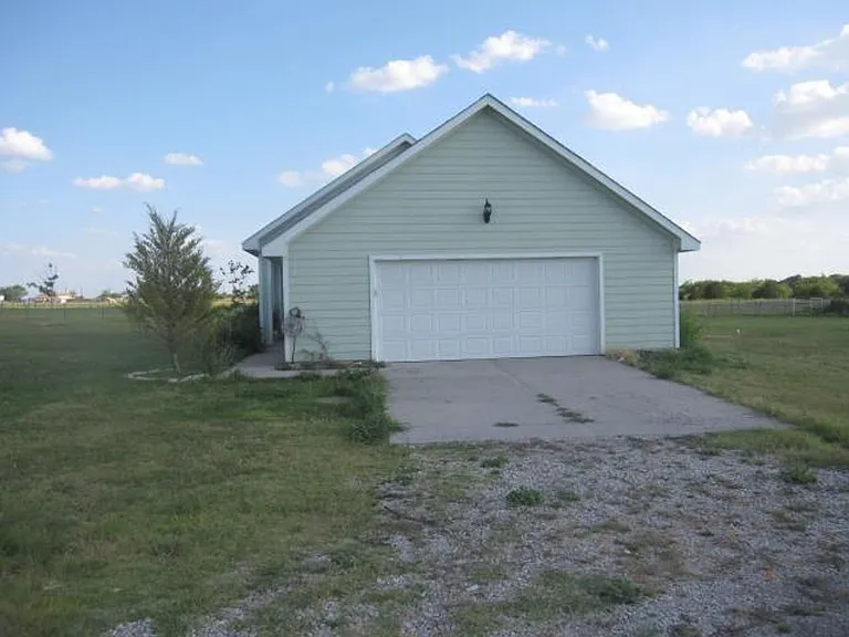 1656 County Road 697 — Photo 35