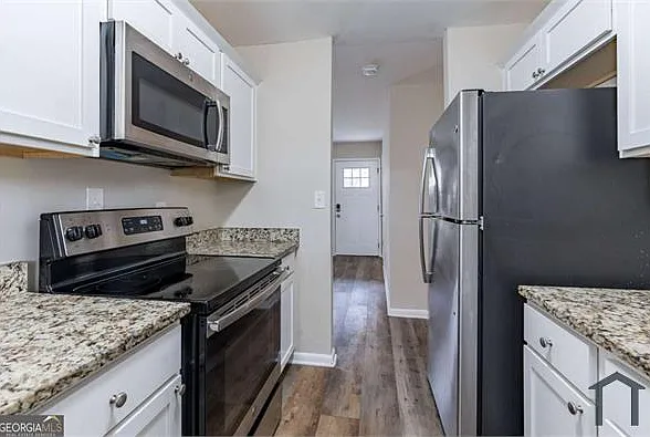3851 Bonnie Ln SE — Photo 8