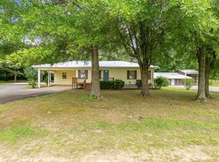 2 McConnell Manor Rd, Trenton, TN 38382