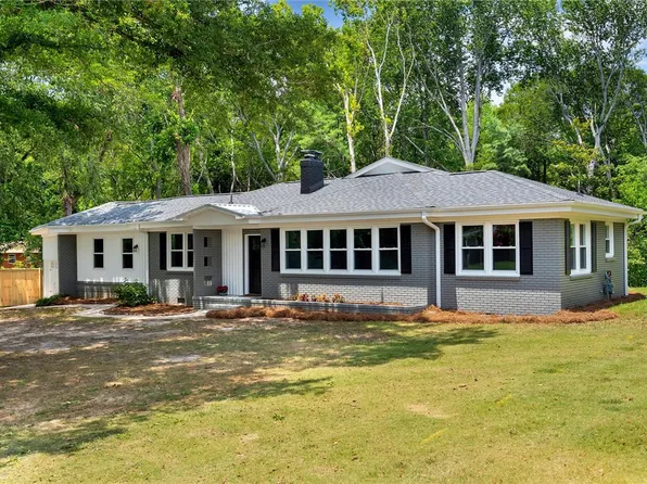 403 Wesleyan Dr, Central, SC 29630