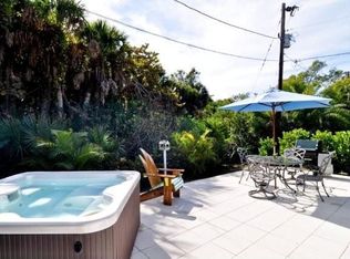 1672 Atlanta Plaza Dr, Sanibel, FL 33957