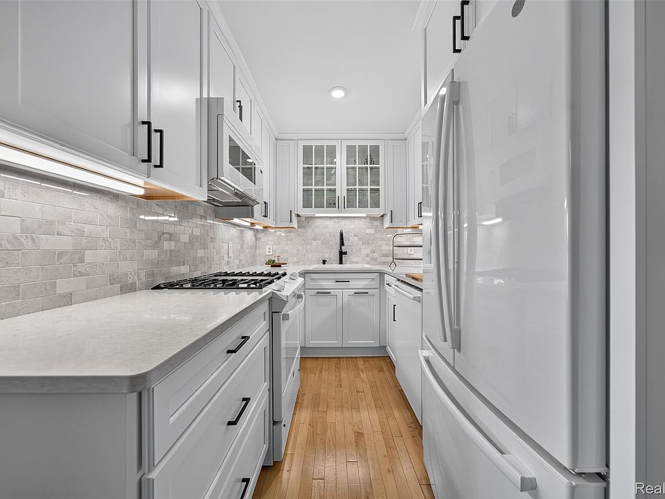 662 Purdy St Apt 318, photo 8