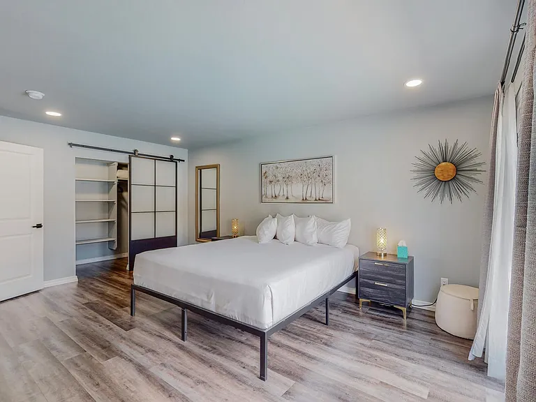 6830 Louisiana Blvd NE — Photo 18