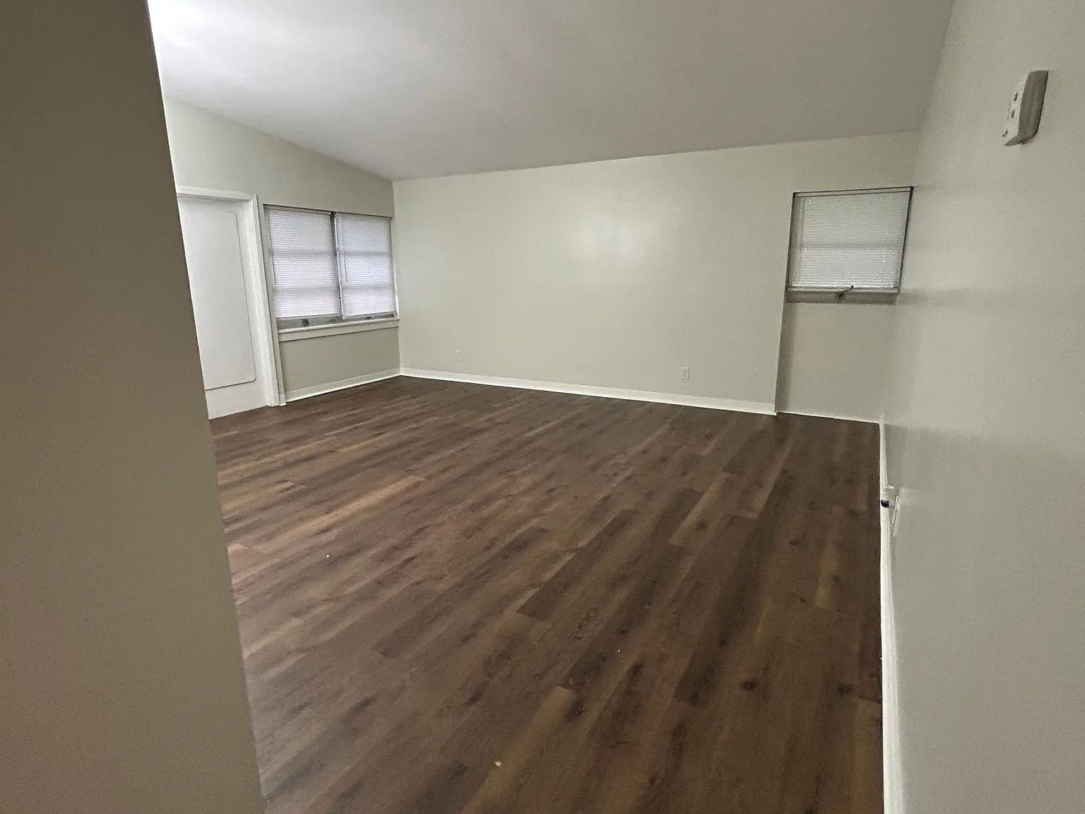 3 bed, 1232 sqft, $950 — Photo 2