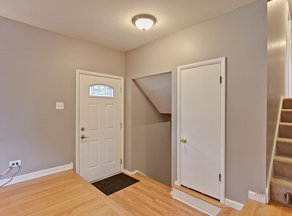 4th image of 537 Dawn Cir