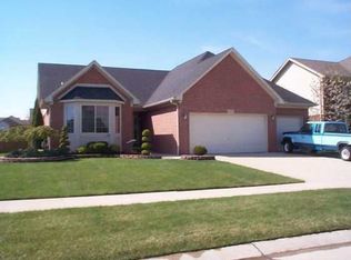 16797 Snapdragon Dr, Brownstown, MI 48173
