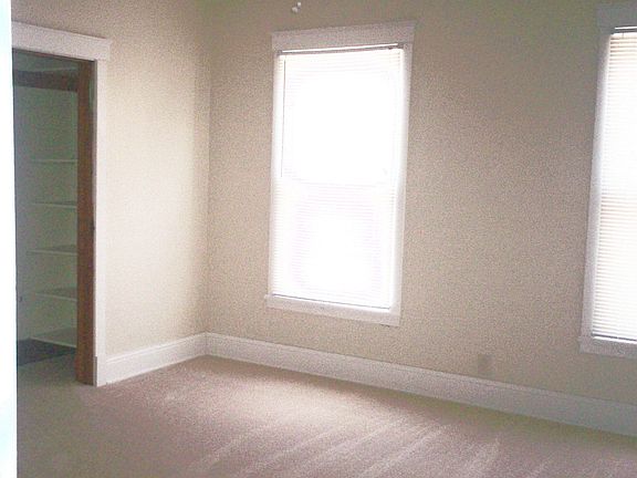 3rd image of 164 Melmore St