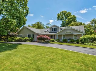 11 Wedgewood Ct, Glen Head, NY 11545