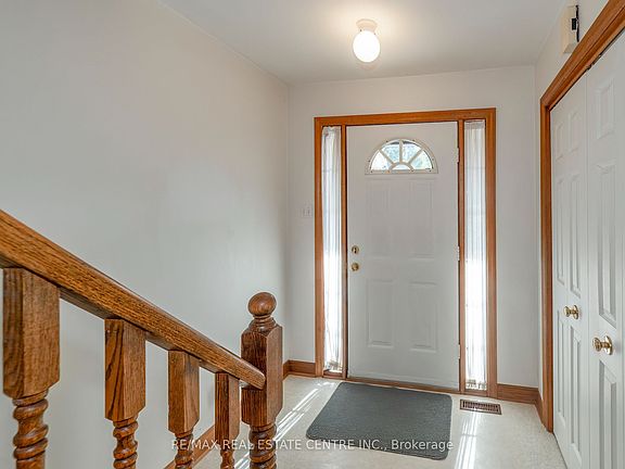 3rd image of 2 Walker Ct
