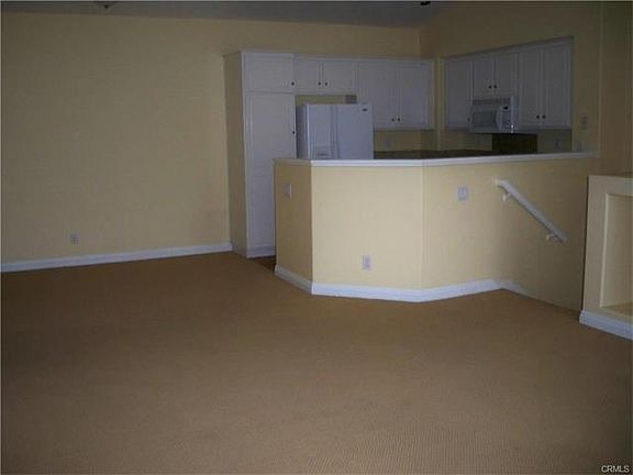 3rd image of 103 Marinella Aisle