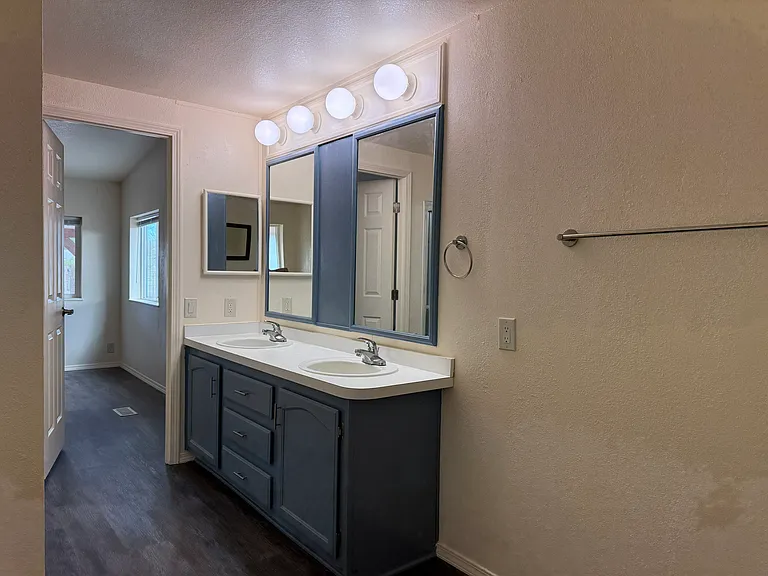 1355 Bart Ln — Photo 6