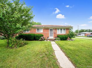 27251 Haverhill Dr, Warren, MI 48092