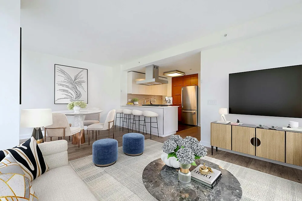 450 West 42nd Street — Photo 2