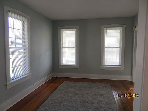 5th image of 223 W Huron St