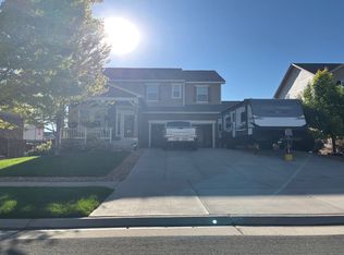 198 N Muscadine Ct, Aurora, CO 80018