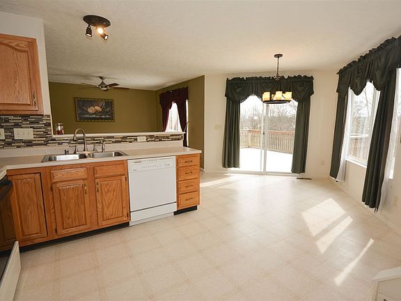 2nd image of 2289 Antoinette Way