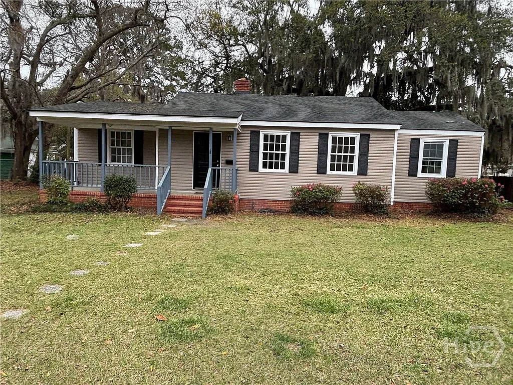 3 bed, 1.0 bath, 1133 sqft, $1,800 — Photo 1