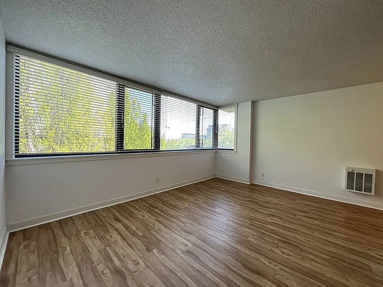 2020 SW Main St #602 — Photo 11