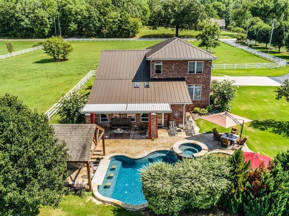 3702 Peeler Bend Rd, Benton, AR 72019
