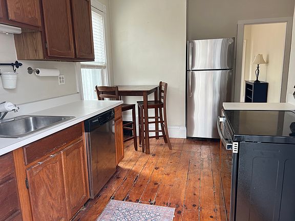 2nd image of 322 Merrimac St #2