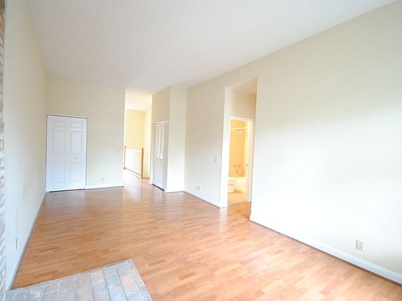 4th image of 923 Geyer Ave #Ar