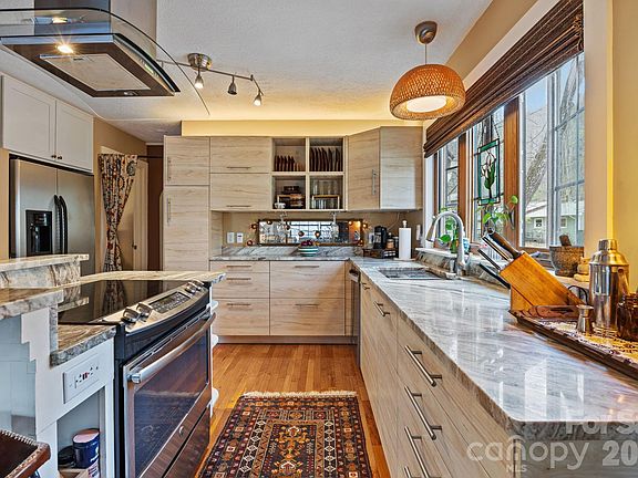 5th image of 373 Lytle Cove Rd