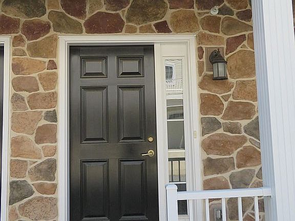 Covered front entrance