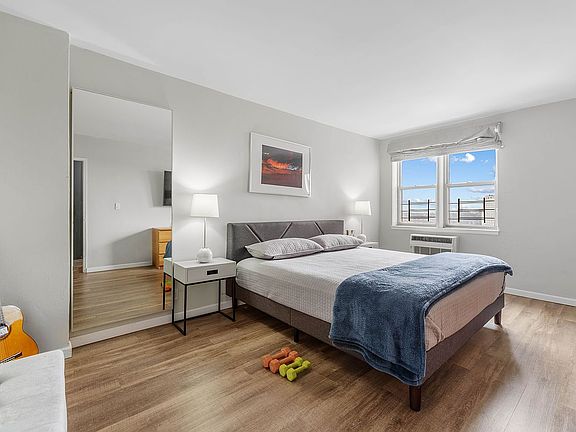 3rd image of 5700 Arlington Ave APT 16-F