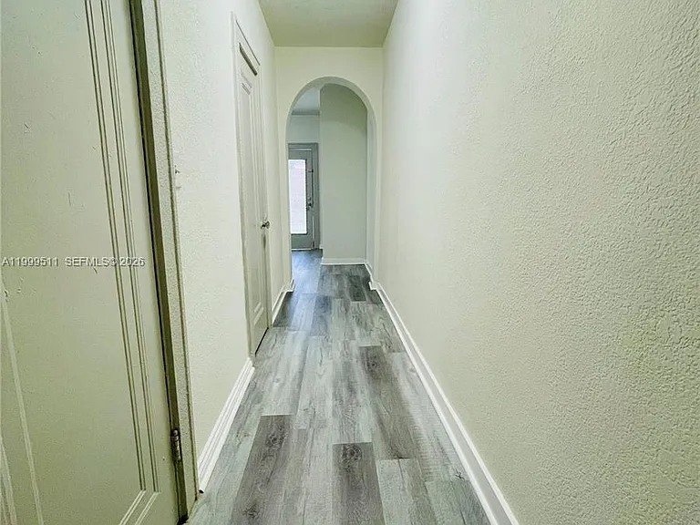 442 SW 10th Ave #1 — Photo 9