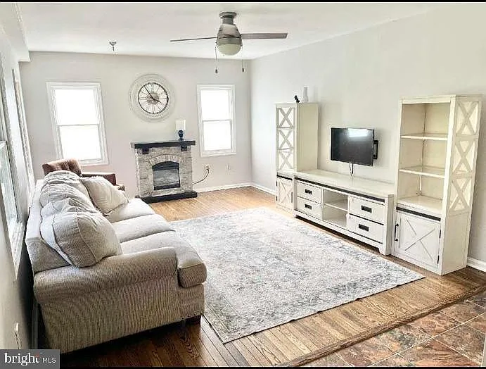 25526 Military Rd — Photo 4