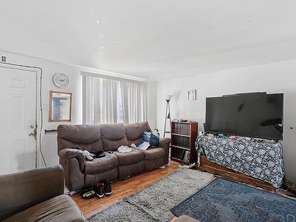 2nd image of 1025 Muriel St NE