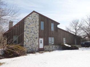7309 W River Rd, Caledonia, WI 53108